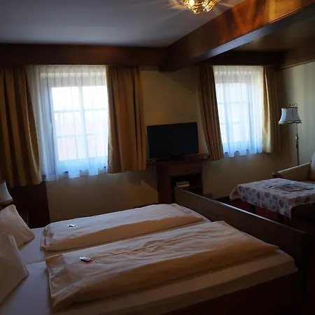 Happ Hotel 3*